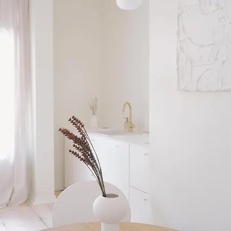 Avar Ja Hubane Stuudiokorter Kesklinnas Daire *